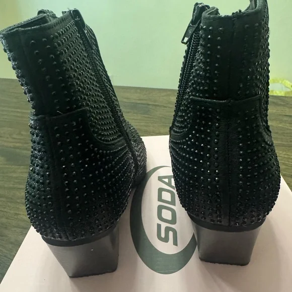 Soda Black Ankle Boots with Textured Upper and Side Zipper - Picture 4 of 5